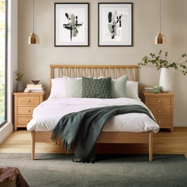 Belton Oak Spindle Bed